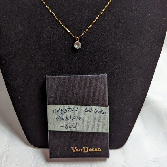 VanDoran Crystal Solitaire Pendant - Picture 2 of 4